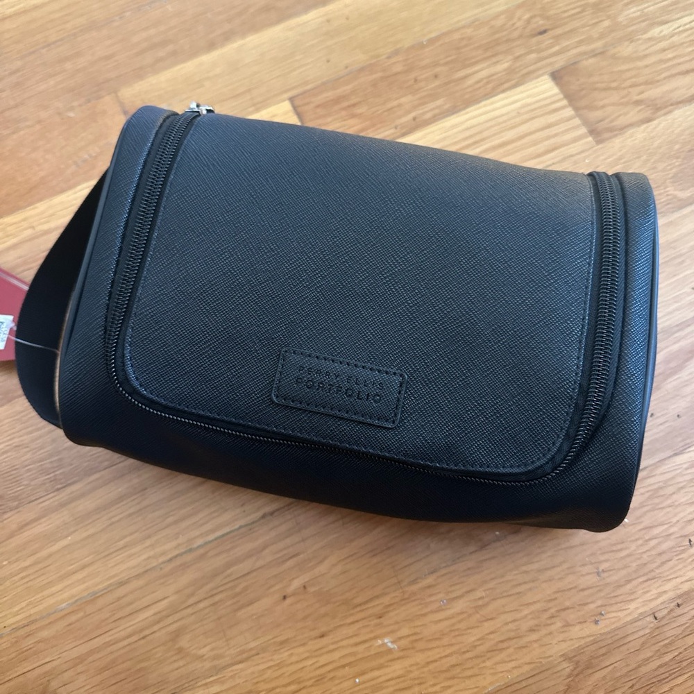 NWT Perry Ellis Portfolio Black Leather Travel Bag with Bottle